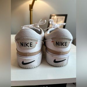 Nike Court Legacy Lift